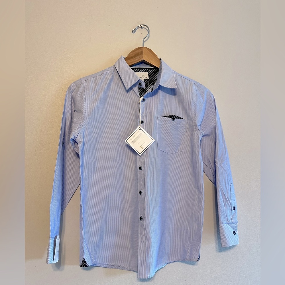Craft + Flow Boys NWT White & Blue Striped Button Down 10-12 medium.
